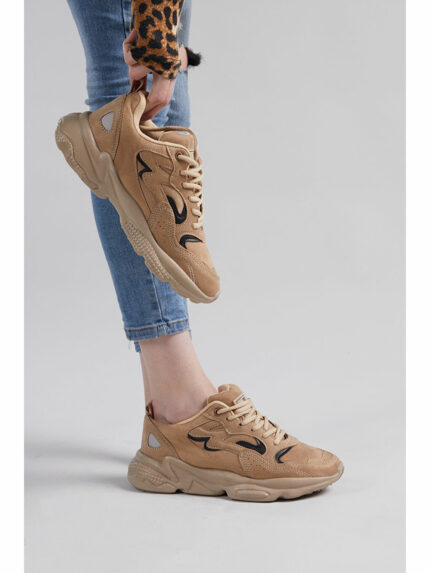 اسنیکر  تونی بلک