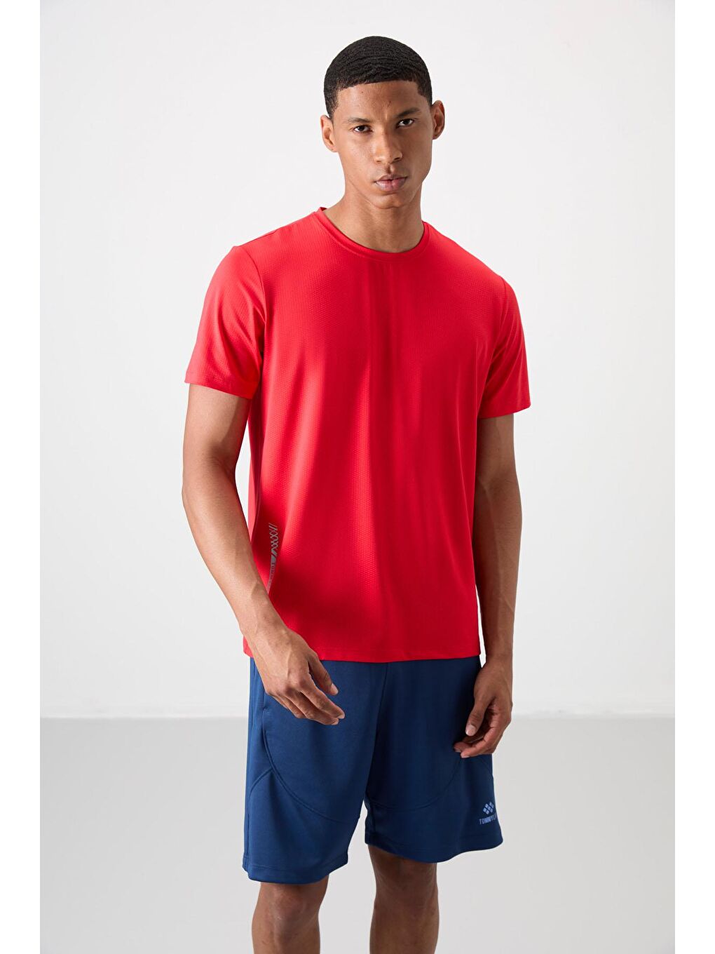img_120810954v0_1e7e17db-5d6a-4238-b538-d87614b0d5f1 تی شرت تامی لایف
