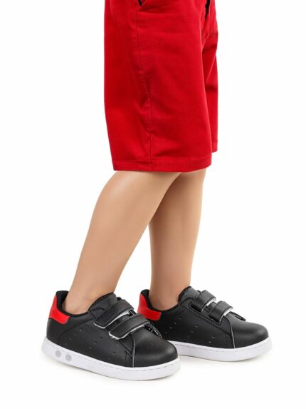 اسنیکر  کیکو