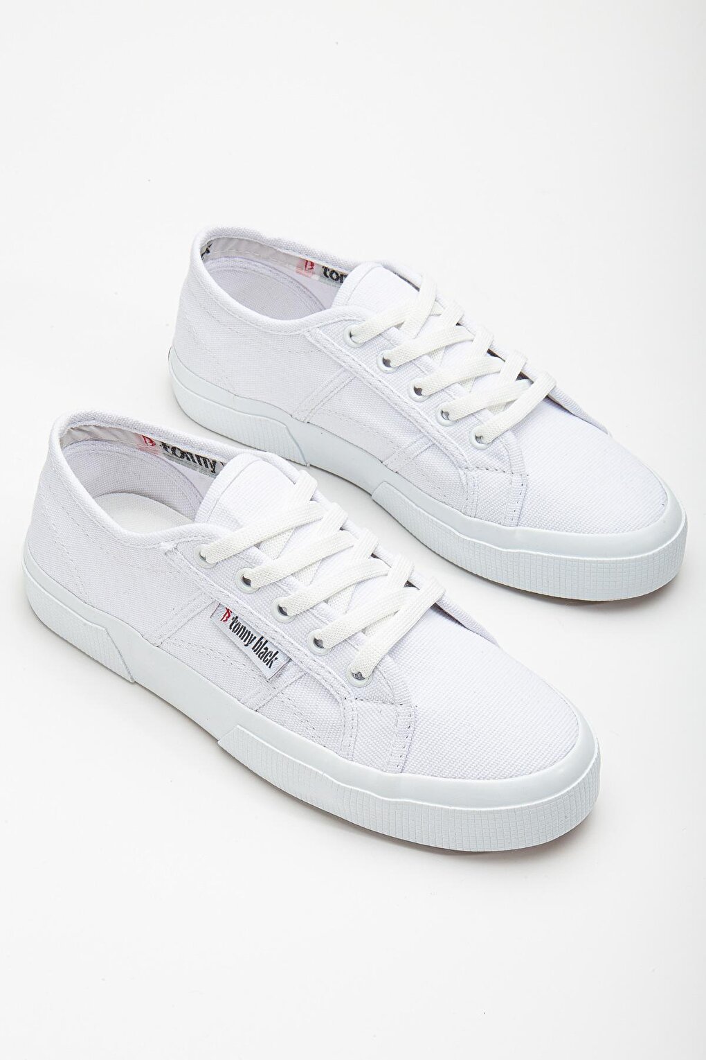 اسنیکر تونی بلک